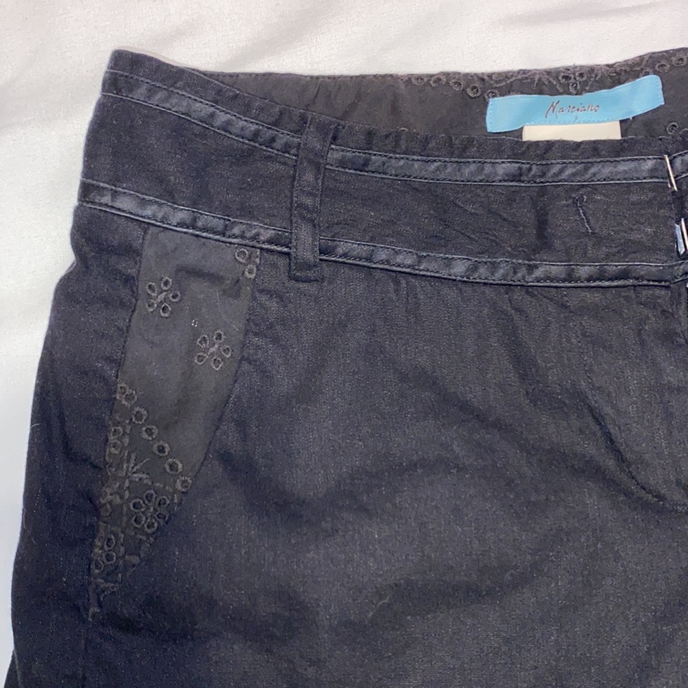 Vintage black Marciano capri pants. Size 0. - Picture 4 of 12